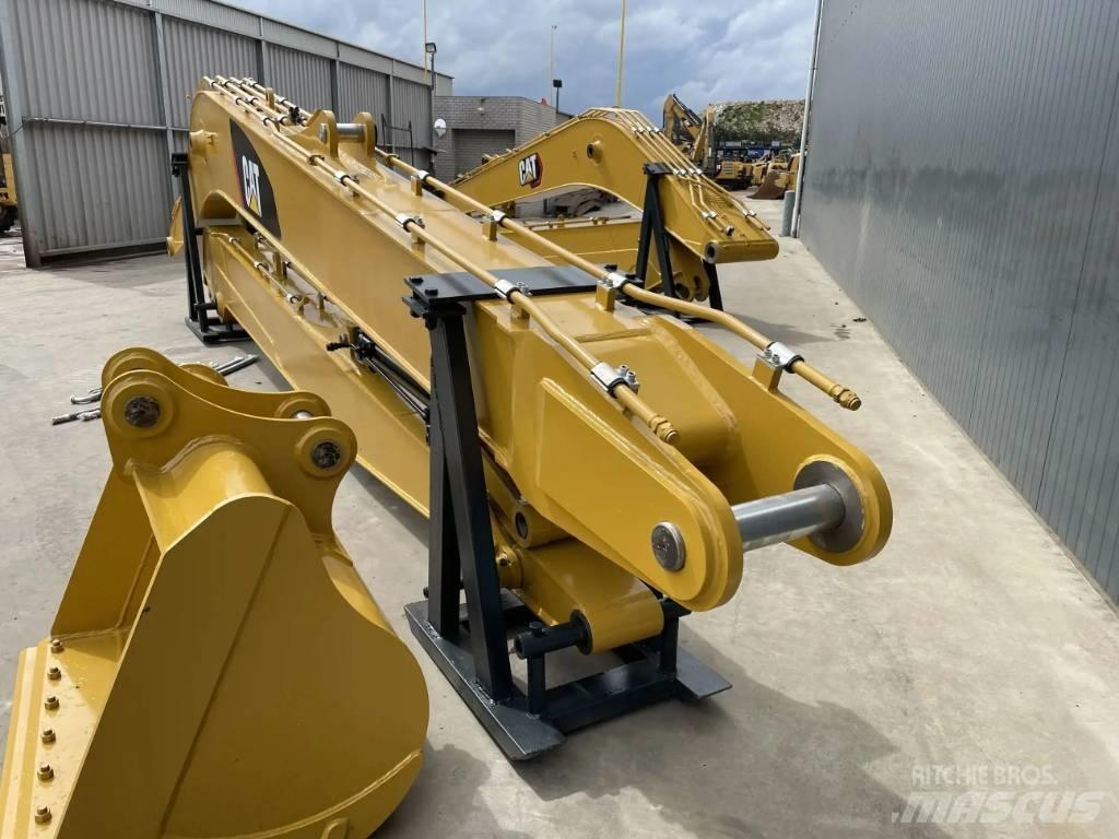 CAT 323D 15m Set Retroescavatori