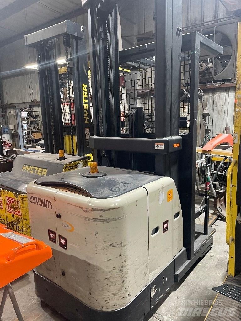 Crown Order Picker Carrelli elevatori elettrici