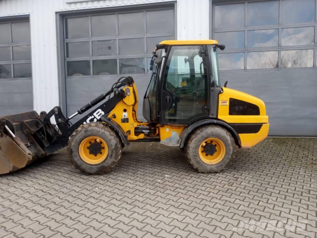 JCB 406 Pale gommate