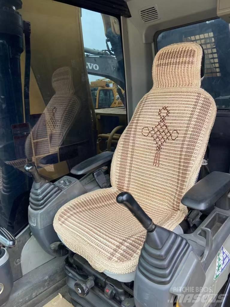 CAT 323 D L Escavatori cingolati
