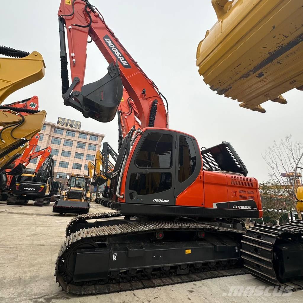 Doosan DX225LC-9C Escavatori cingolati