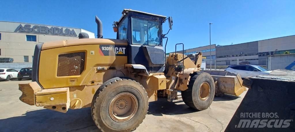 CAT 930 M Pale gommate