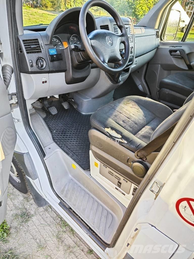 Palfinger P 250 BK Piattaforme autocarrate