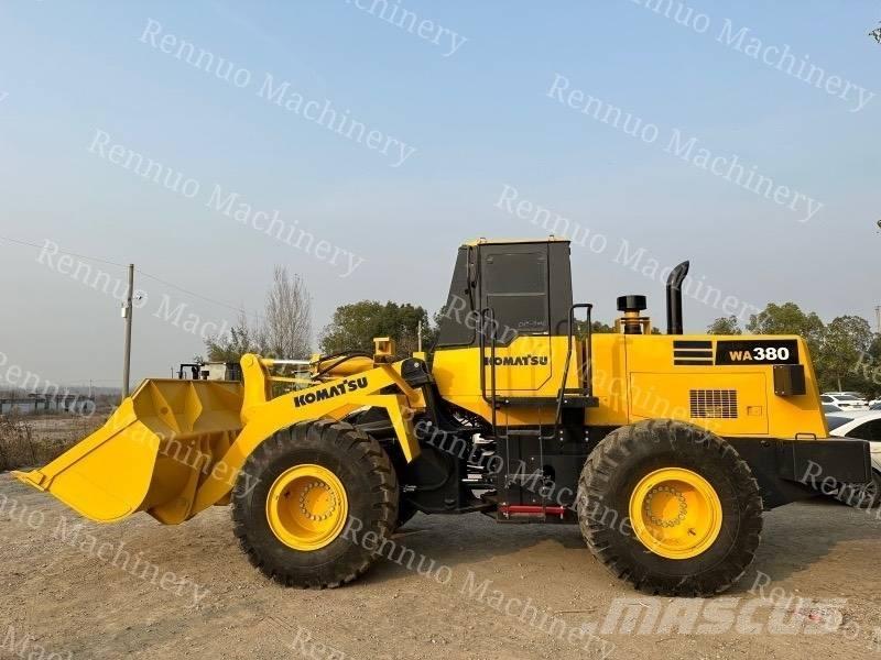 Komatsu WA380 Pale gommate