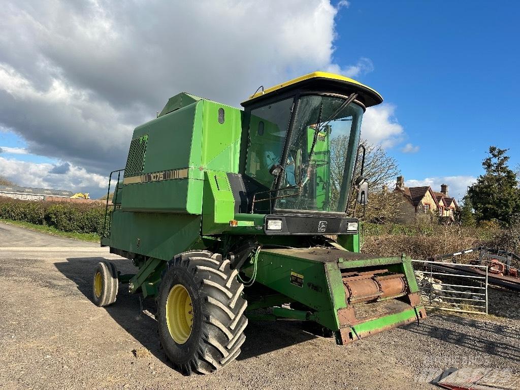 John Deere 1075 Mietitrebbiatrici