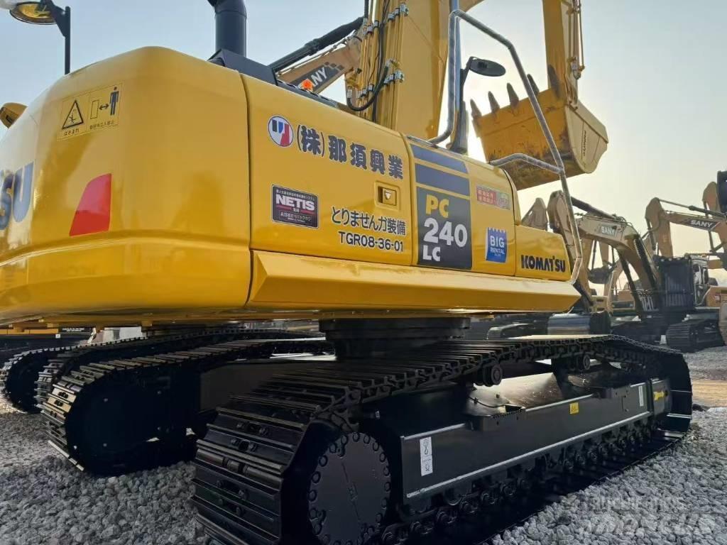 Komatsu 240-8N1 Escavatori cingolati