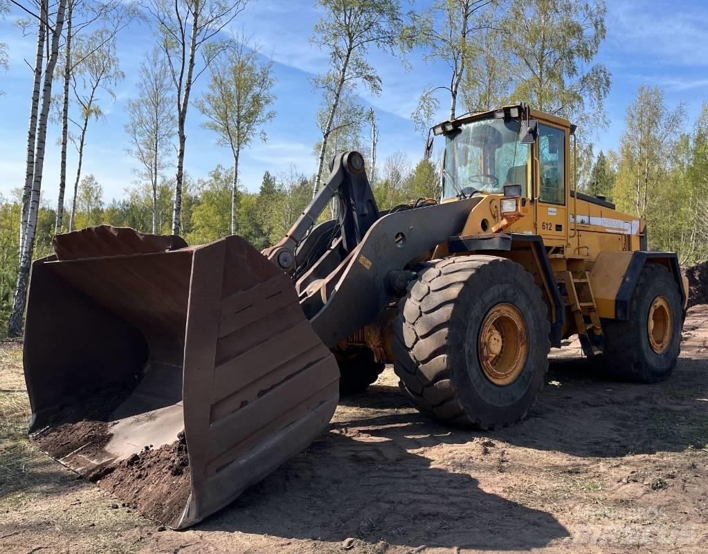 Volvo L 220 D Pale gommate