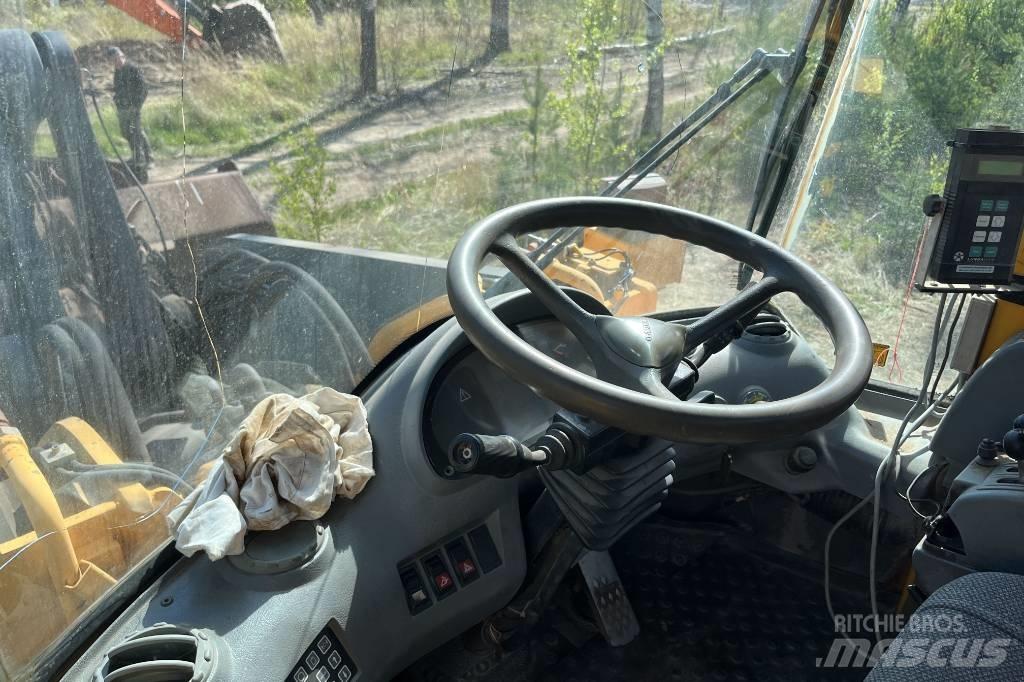Volvo L 220 D Pale gommate