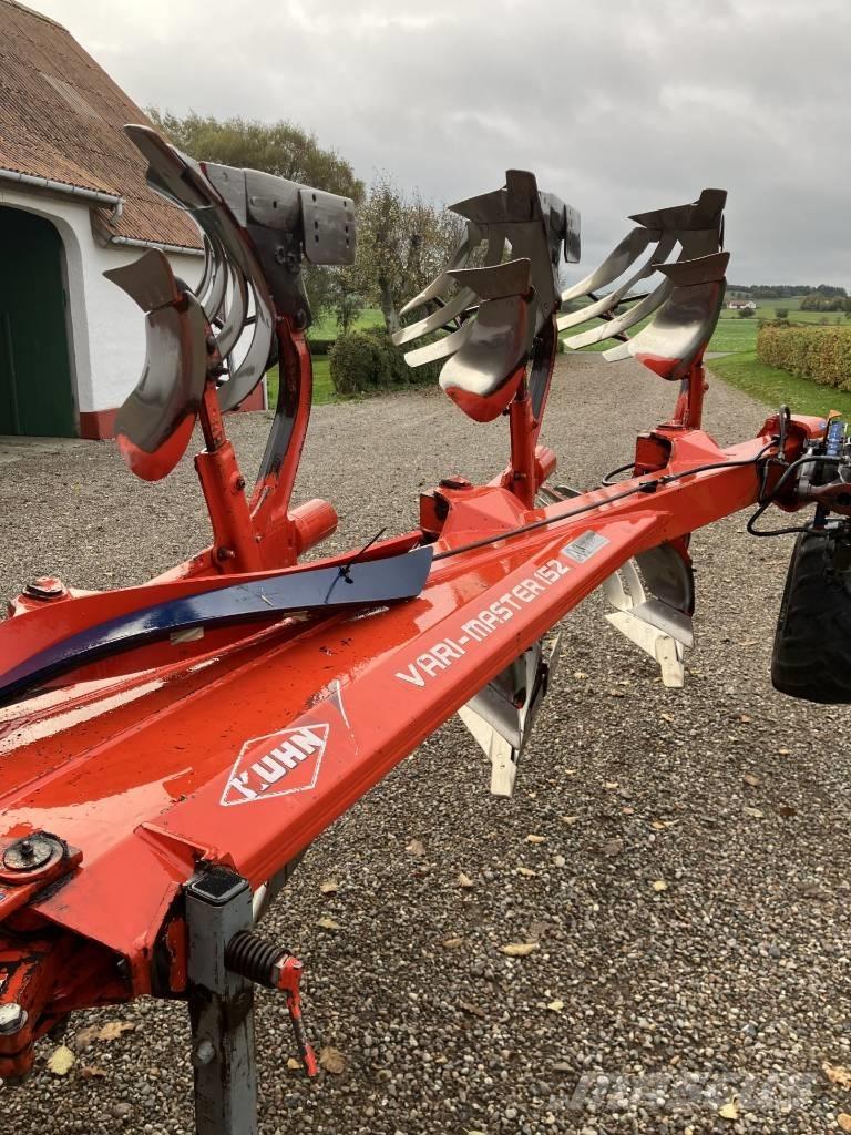 Kuhn Vari-Master 152 Aratri reversibili