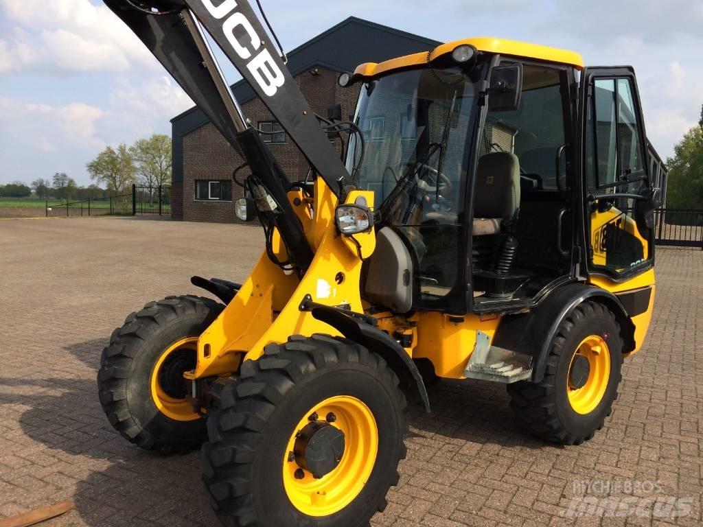 JCB 406 Pale gommate