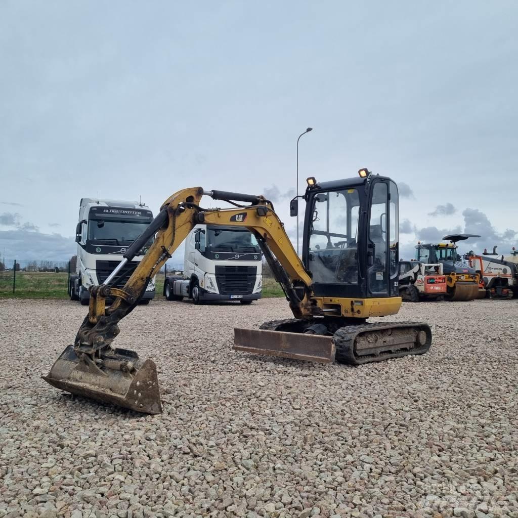 CAT 302.7 D CR Miniescavatori