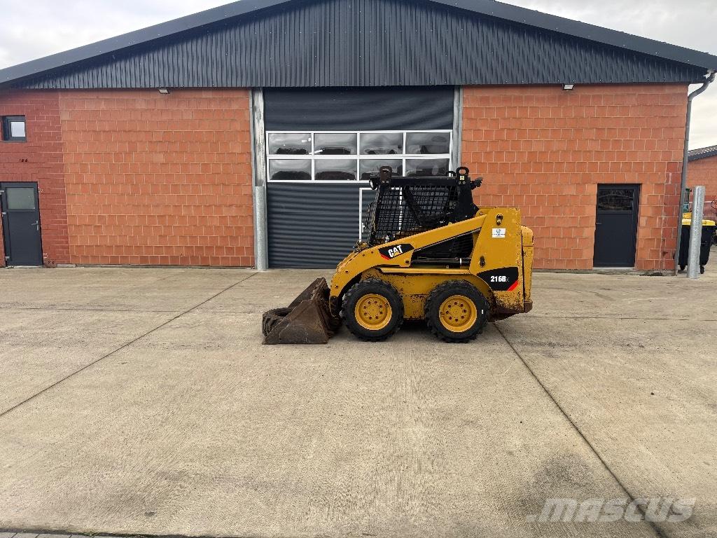 CAT 216 B 3 Mini Pale Gommate