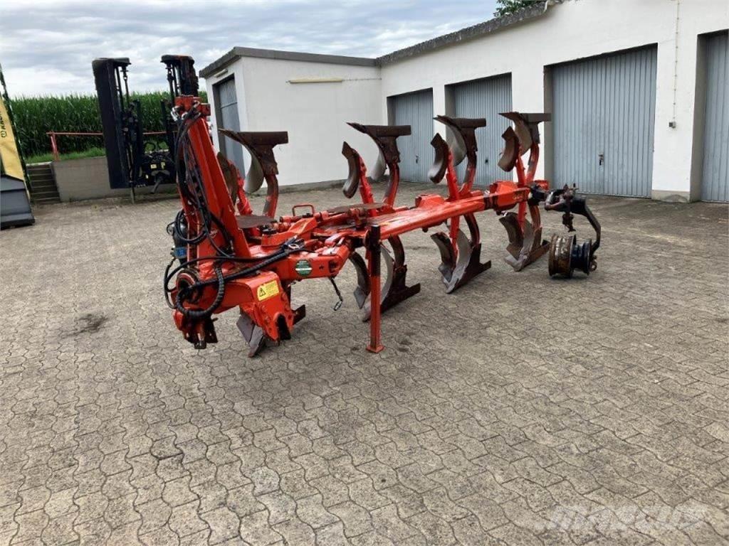 Kuhn Varimaster Aratri convenzionali