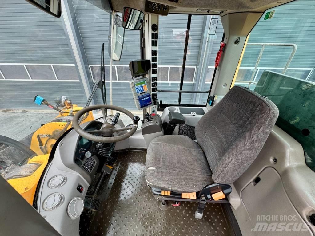 Volvo L 150 F Pale gommate