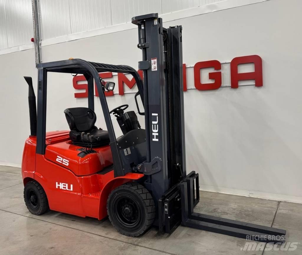 Heli 10052 - FD25G Carrelli elevatori diesel