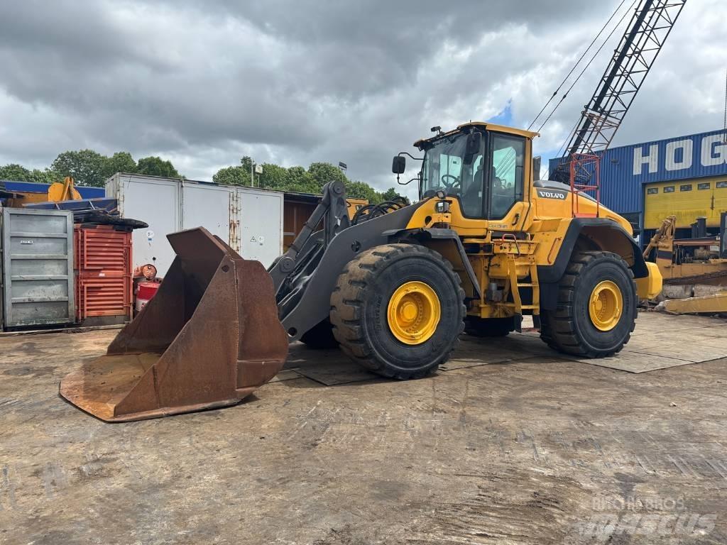 Volvo L 220 H Pale gommate