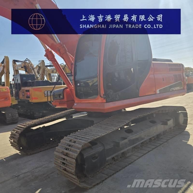 Doosan DX 225 Escavatori cingolati