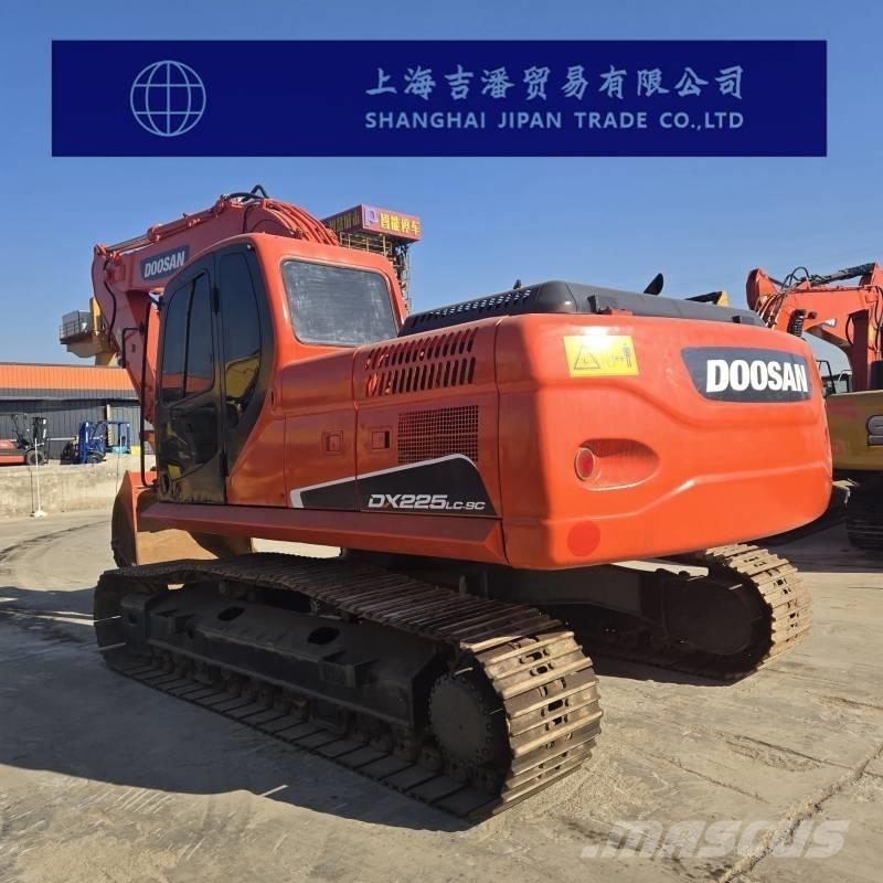 Doosan DX 225 Escavatori cingolati