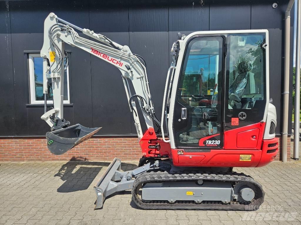 Takeuchi TB230 Miniescavatori
