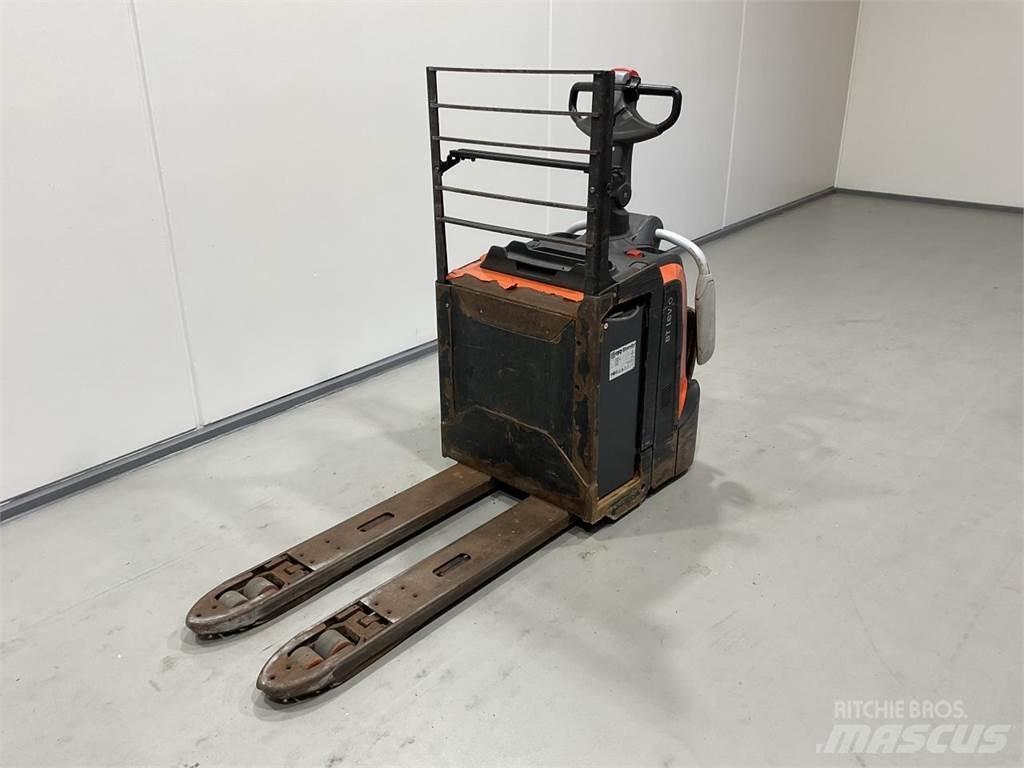 BT LPE200 Carrelli elevatori bassi a piattaforma