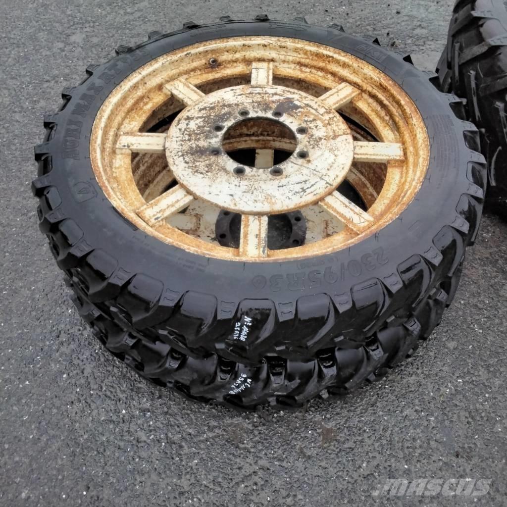 BKT 9.5R36 Pneumatici, ruote e cerchioni