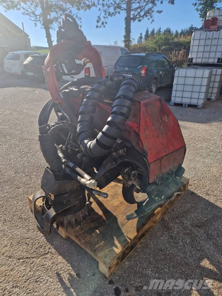 Komatsu 124 Sramatrici