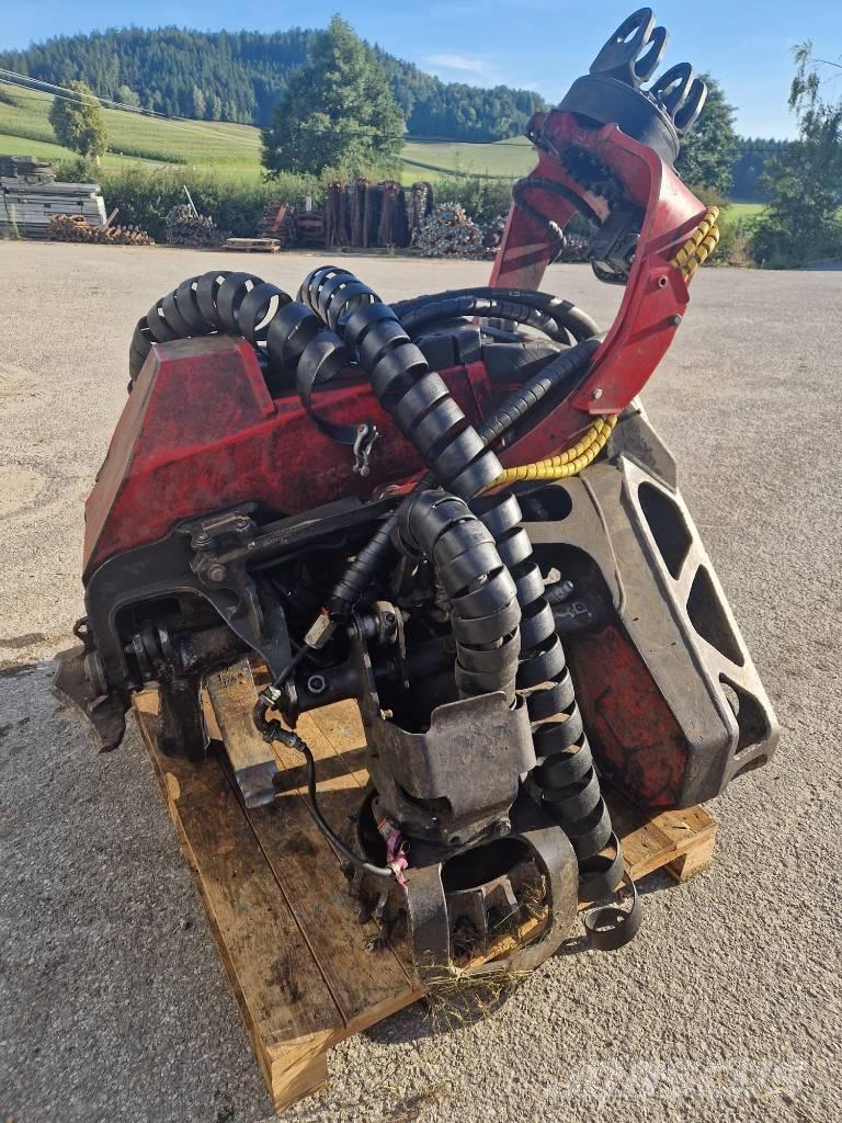 Komatsu 124 Sramatrici