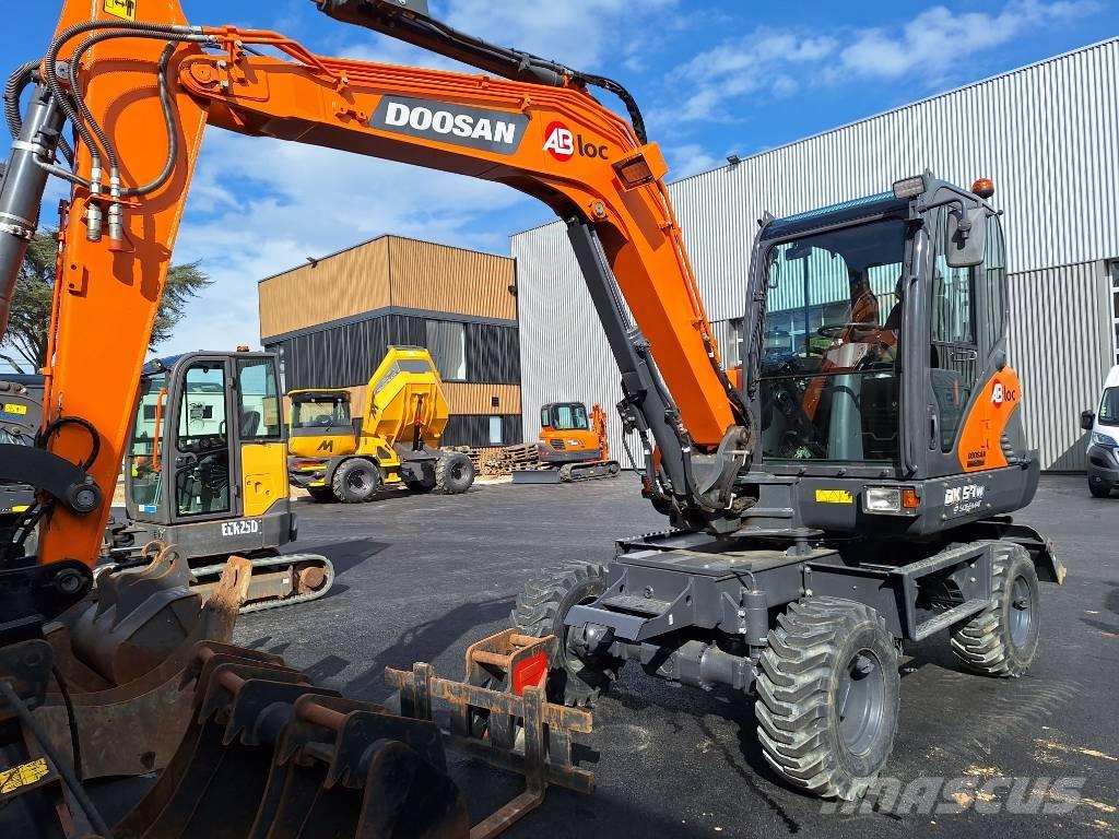 Doosan DX 57 W Escavatori gommati