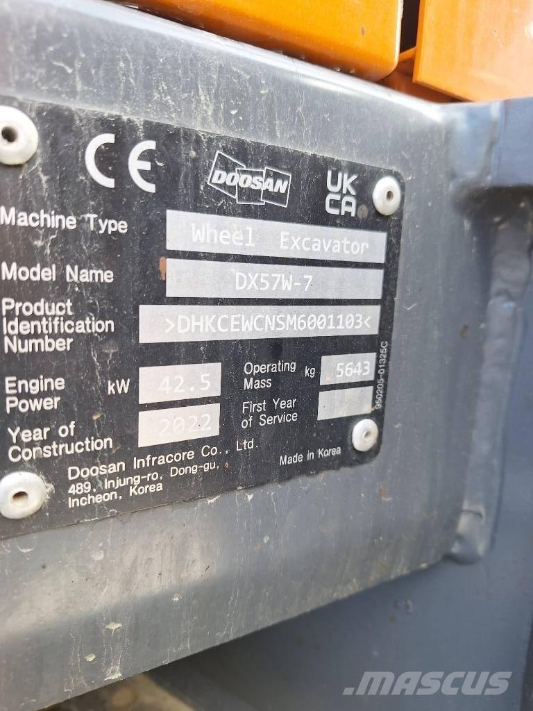 Doosan DX 57 W Escavatori gommati