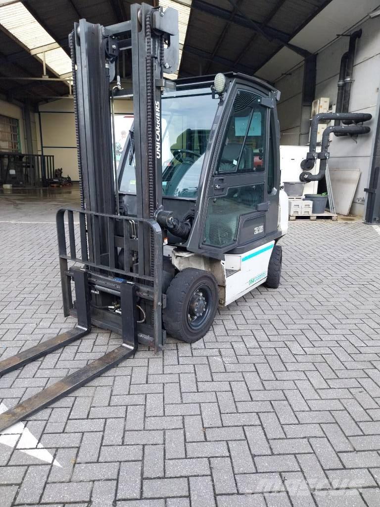 UniCarriers U1D2A25Q Carrelli elevatori GPL