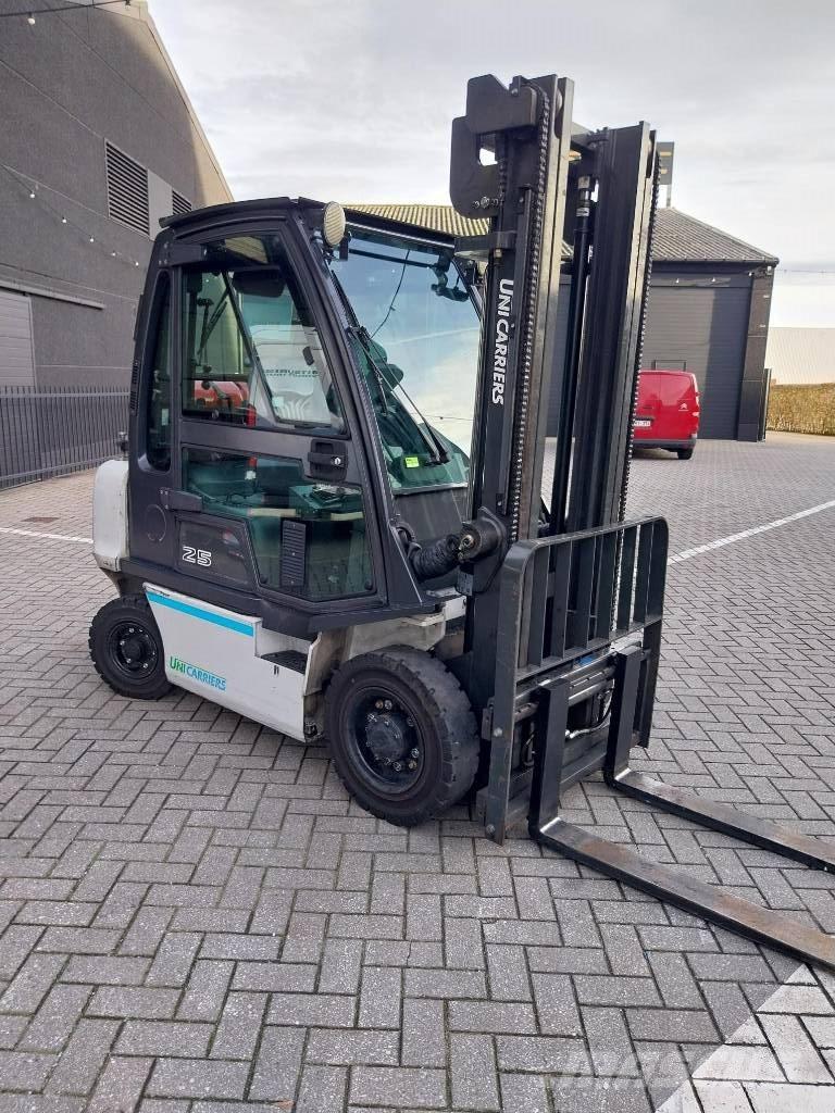 UniCarriers U1D2A25Q Carrelli elevatori GPL