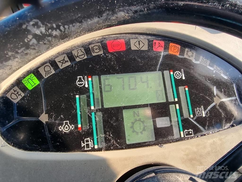 CASE 821 C Pale gommate