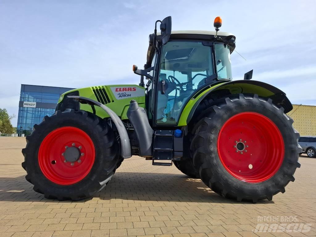 CLAAS Arion 440 CIS Trattori