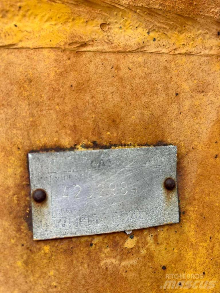 CAT 966 C Pale gommate