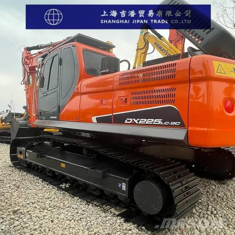 Doosan DX 225 Escavatori cingolati