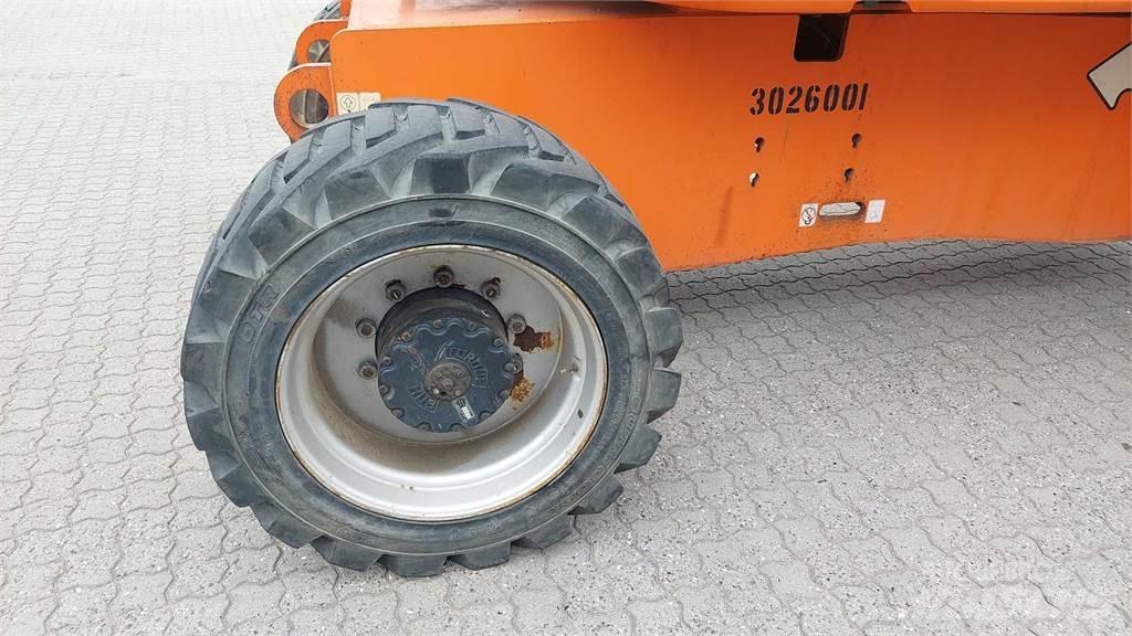 JLG E800AJ Piattaforme a braccio articolato