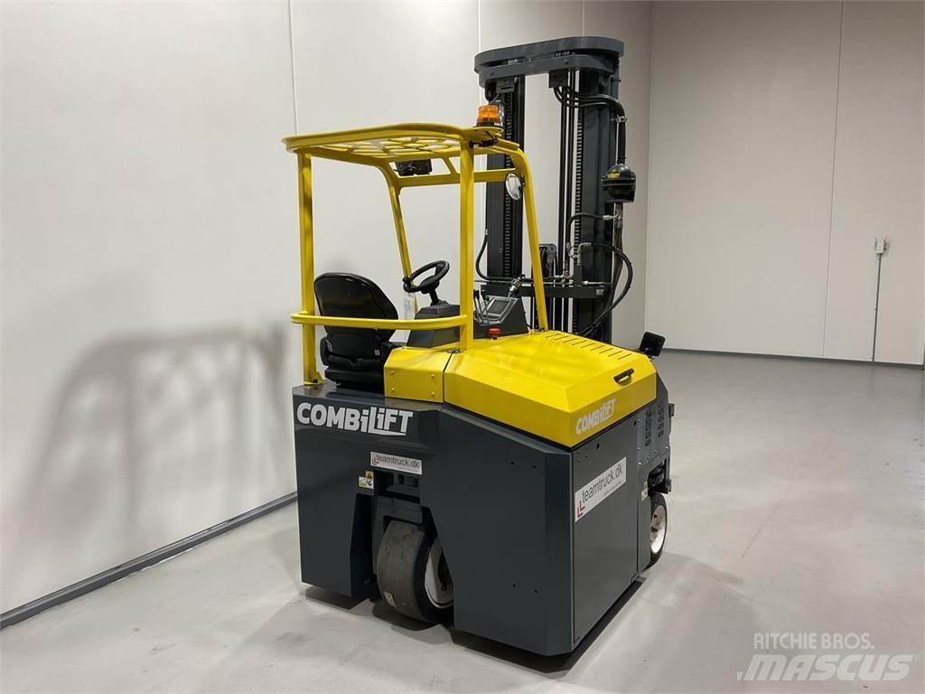 Combilift CBE3000 Carrello elevatore retrattile a 4 vie