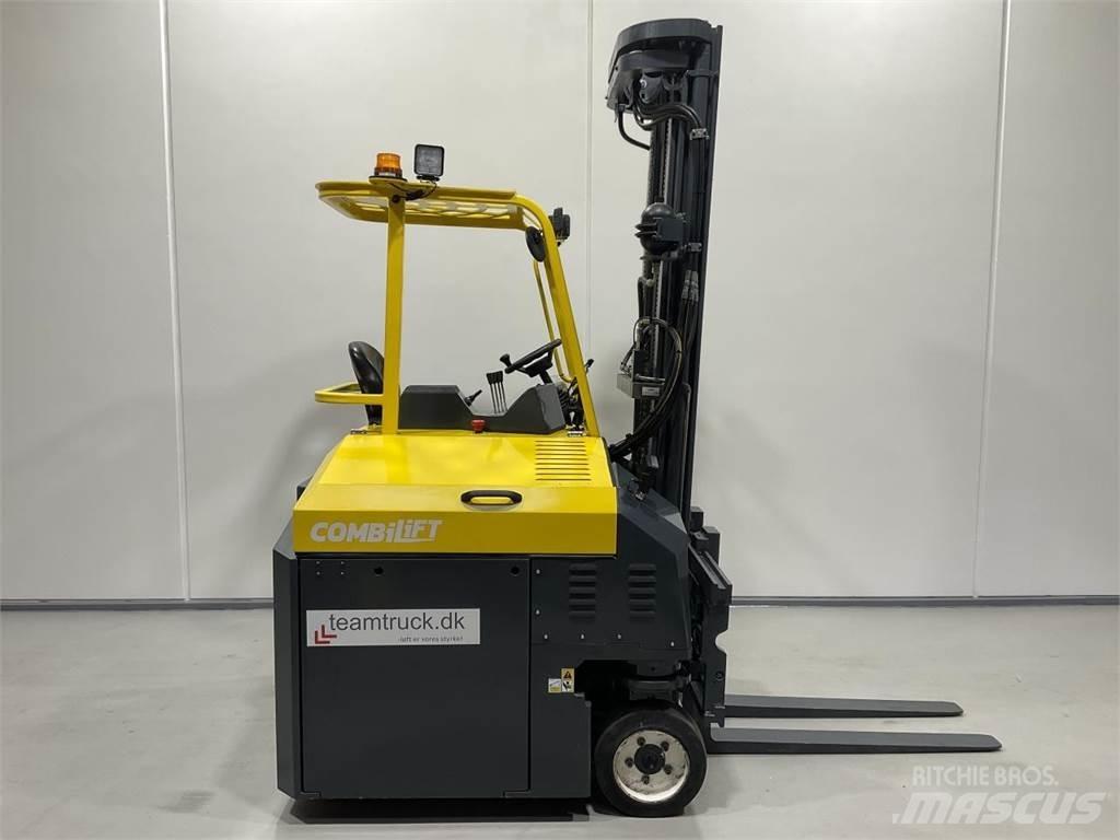 Combilift CBE3000 Carrello elevatore retrattile a 4 vie