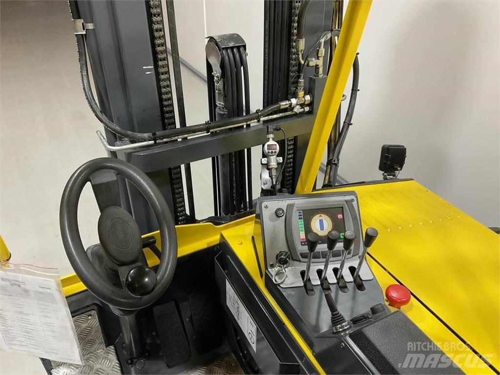 Combilift CBE3000 Carrello elevatore retrattile a 4 vie