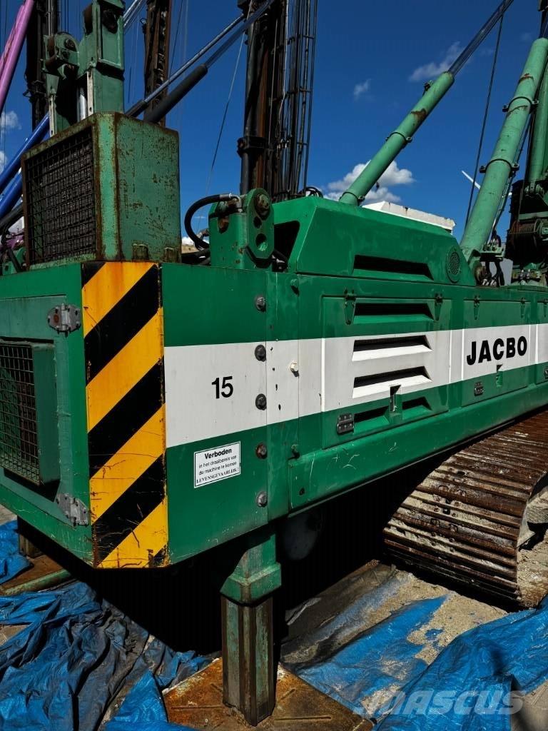 CMV TH7-25 Autocarro per perforatrice mobile