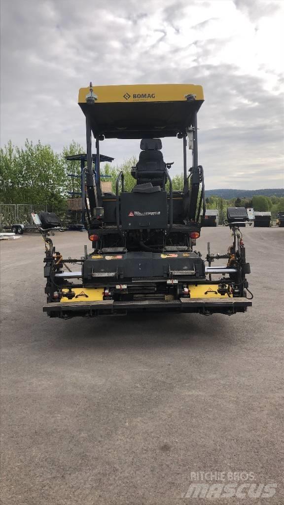 Bomag BF 300 P-2 Finitrici