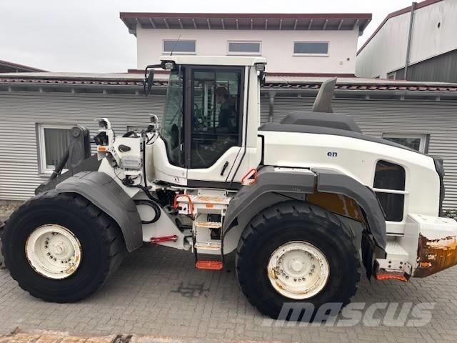 Volvo Radlader L110H Pale gommate