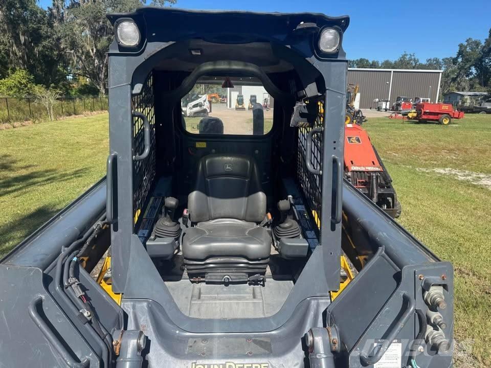 John Deere 325 Mini Pale Gommate