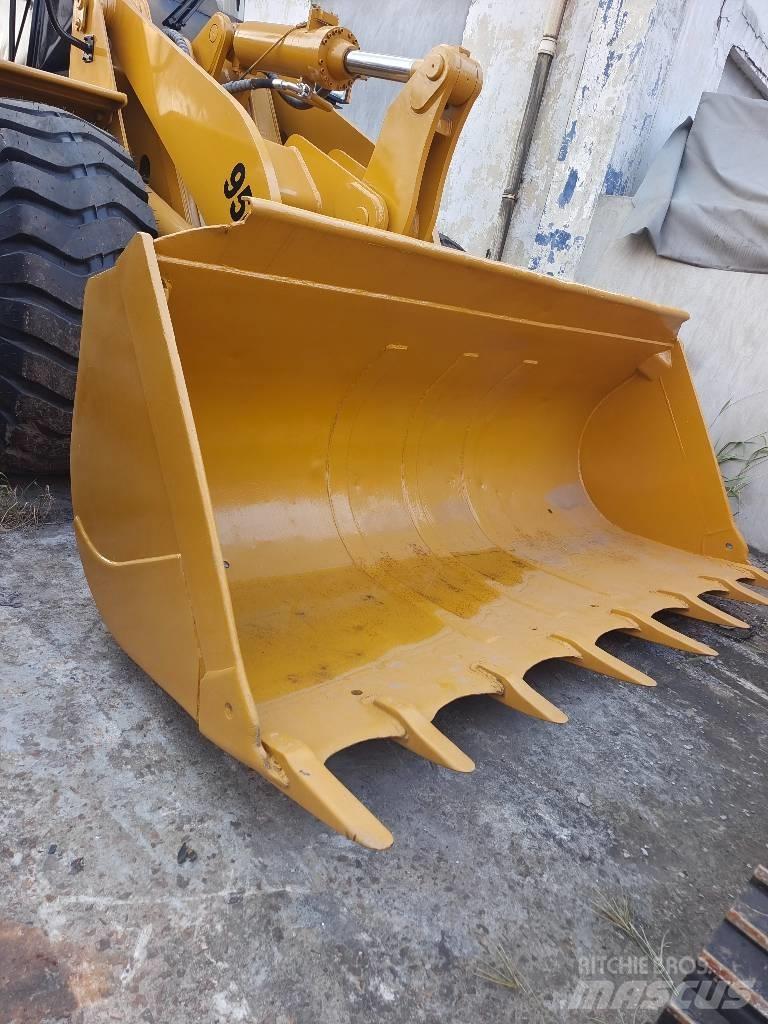 CAT 950 G Pale gommate