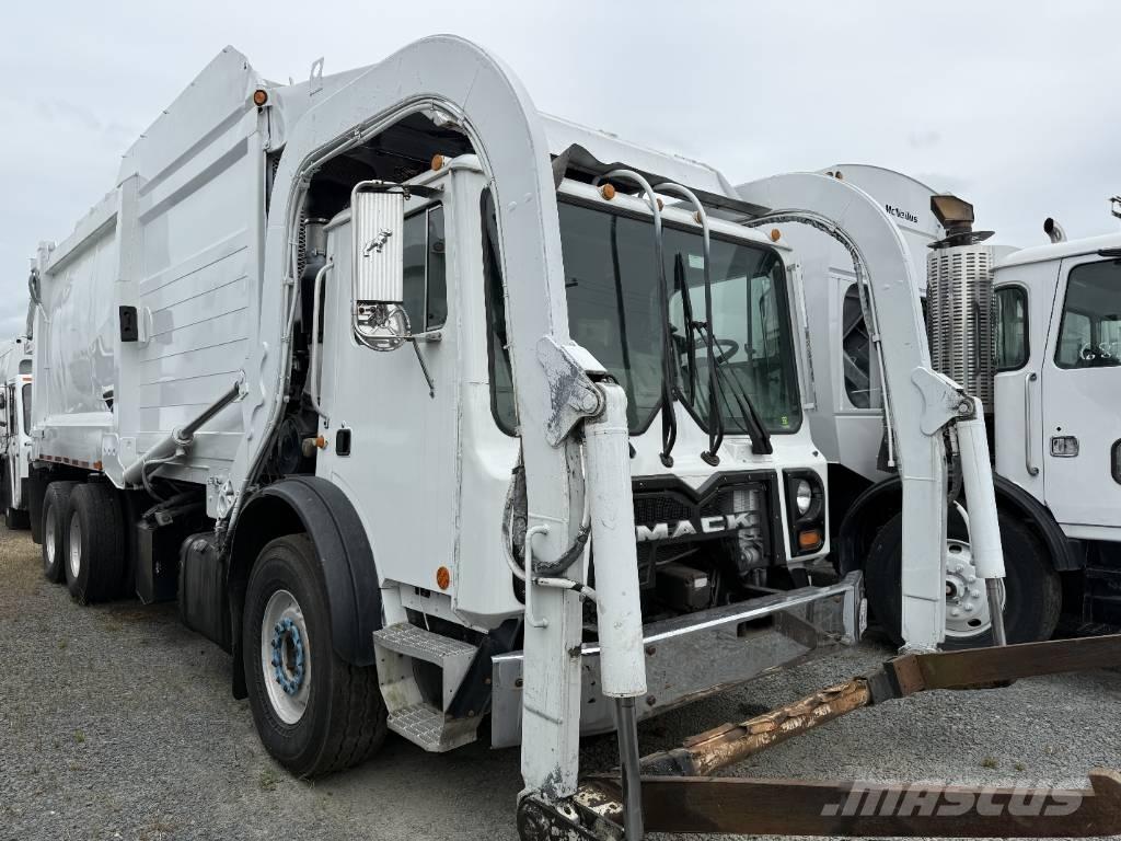 Mack MRU 613 Camion dei rifiuti