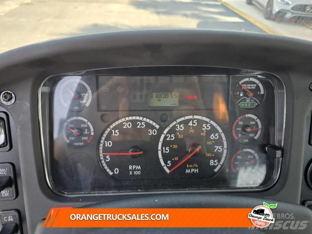 Freightliner M2 106 Autocabinati