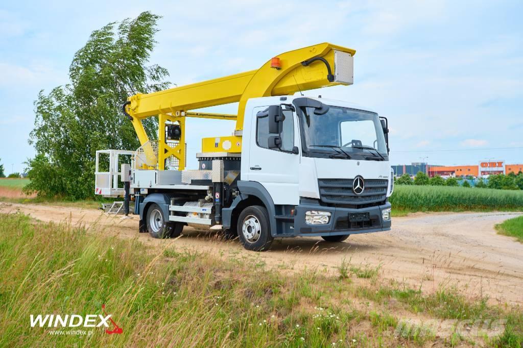 Palfinger P 300 KS Piattaforme autocarrate