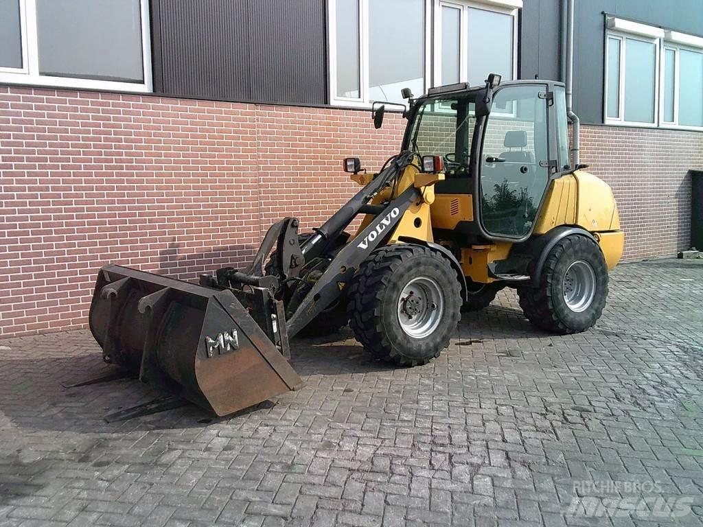 Volvo L25B Pale gommate