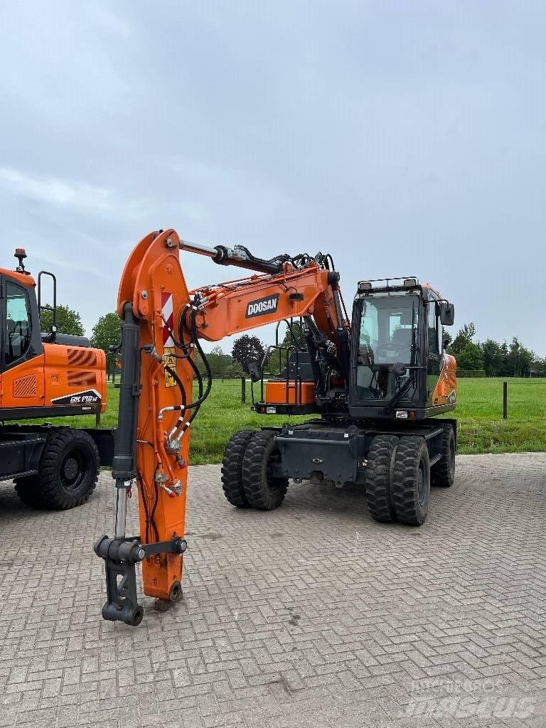 Develon DX140W-7 Escavatori gommati