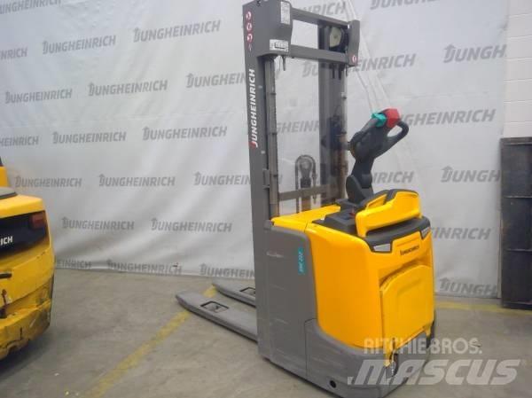 Jungheinrich ERC 212 Carelli stoccatori  automatici-usati
